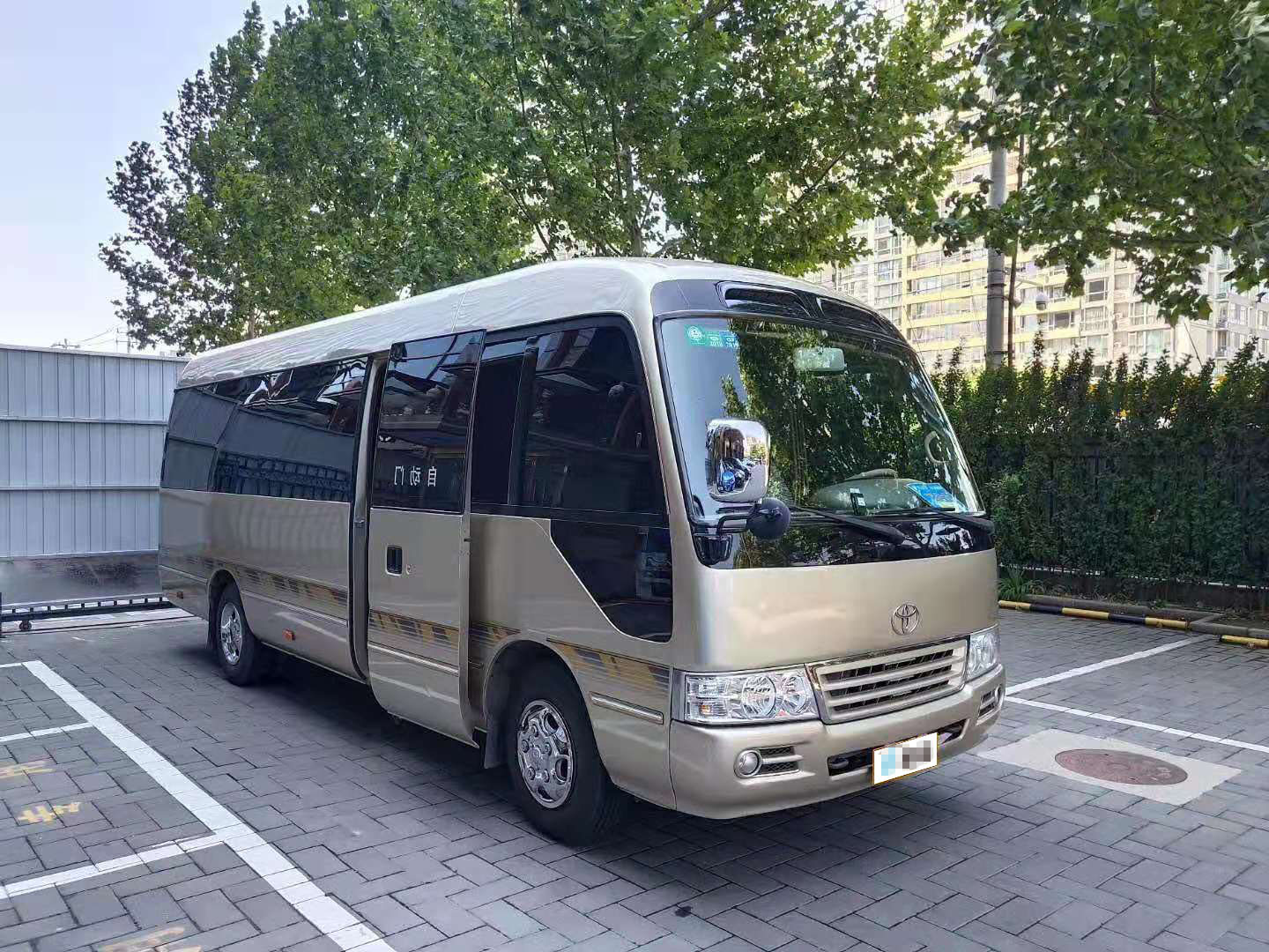 北京19座中巴車外觀